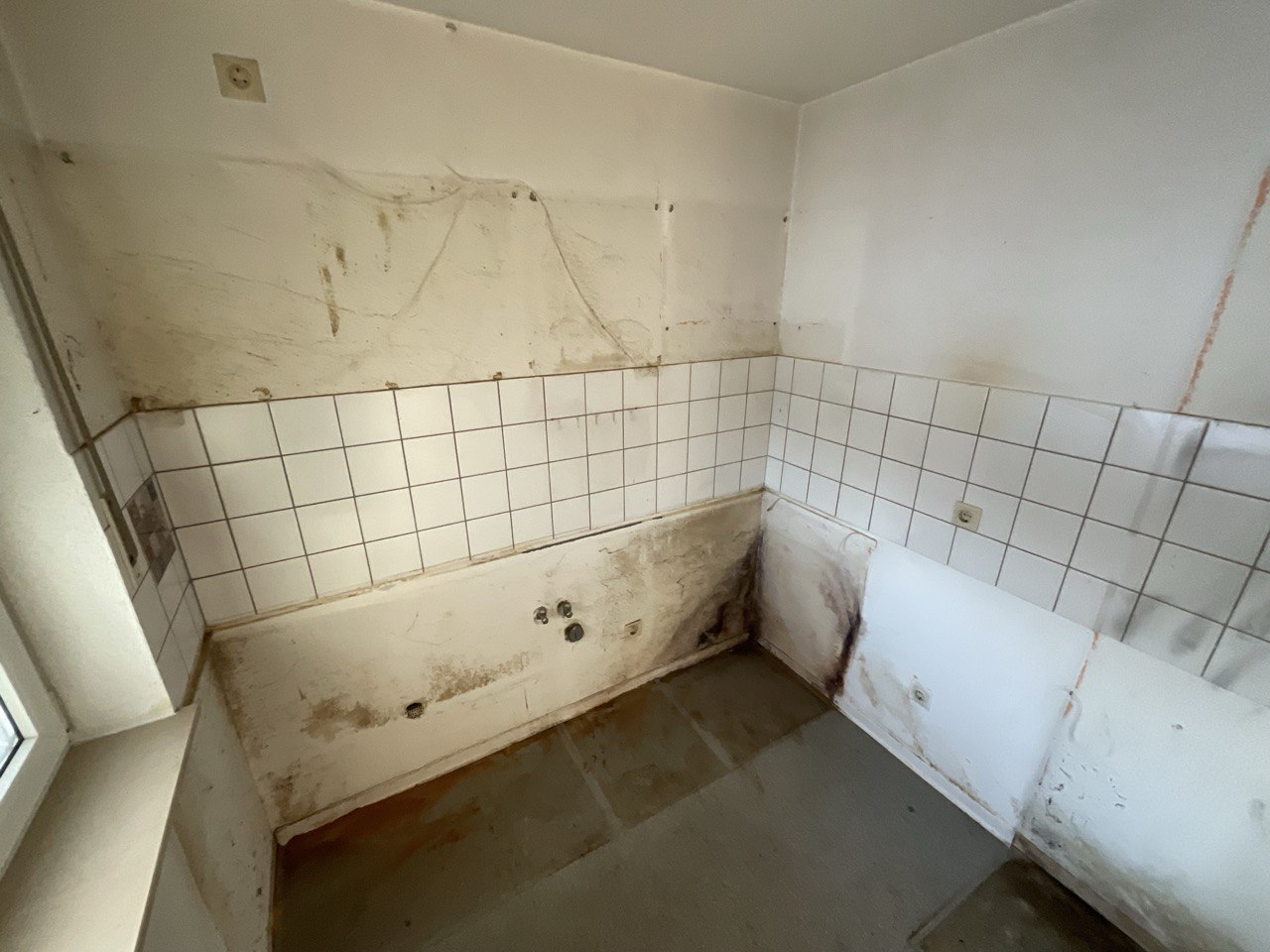 Vorher - Schimmelpilzsanierung in Minden